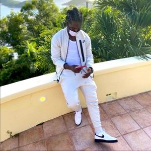 Meet your Posher, Raymond